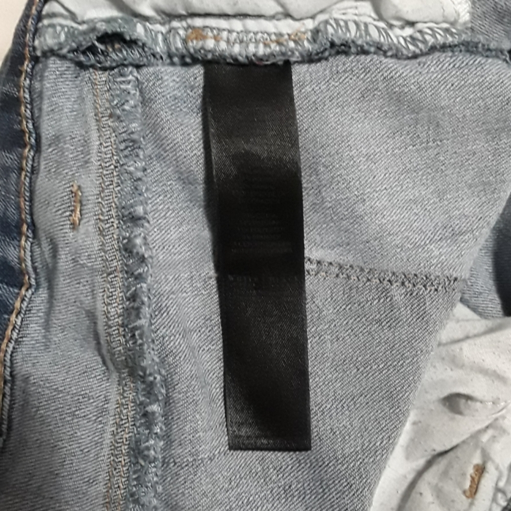Intentionally frayed skinny jeans size 4R - Picture 5 of 8